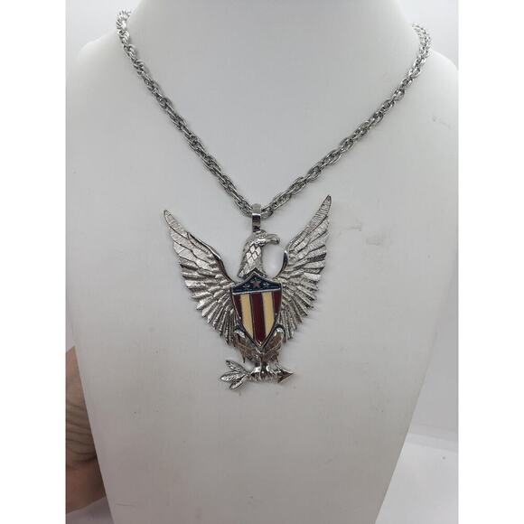 Vintage Silver Eagle Pendant Necklace Patriotic Shield 1970s Large Chain Moves - Picture 11 of 11